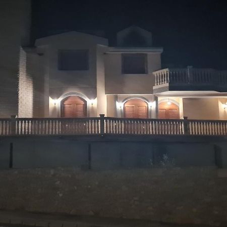 Casa Genes Chera Luaran gambar