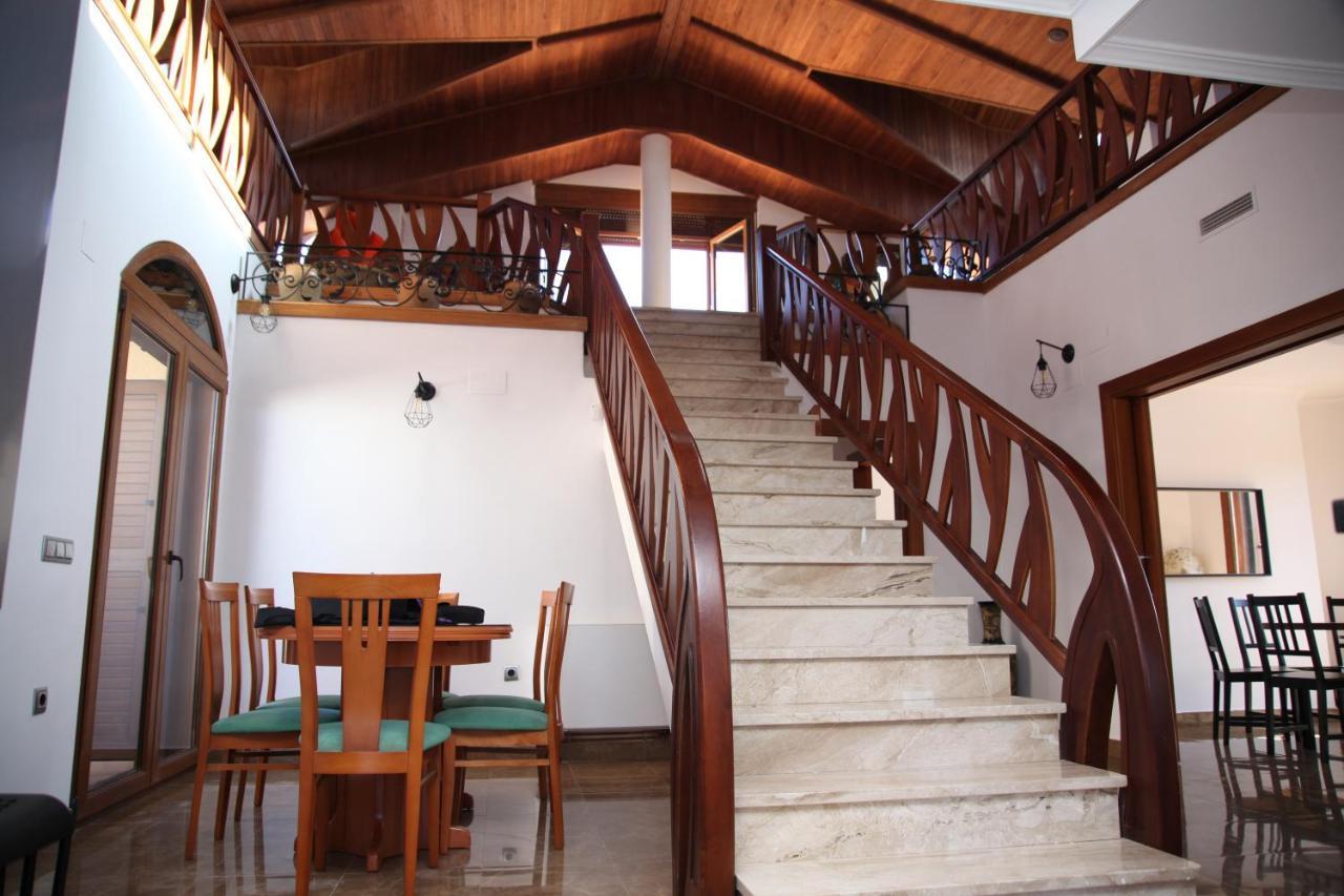 Casa Genes Chera Luaran gambar