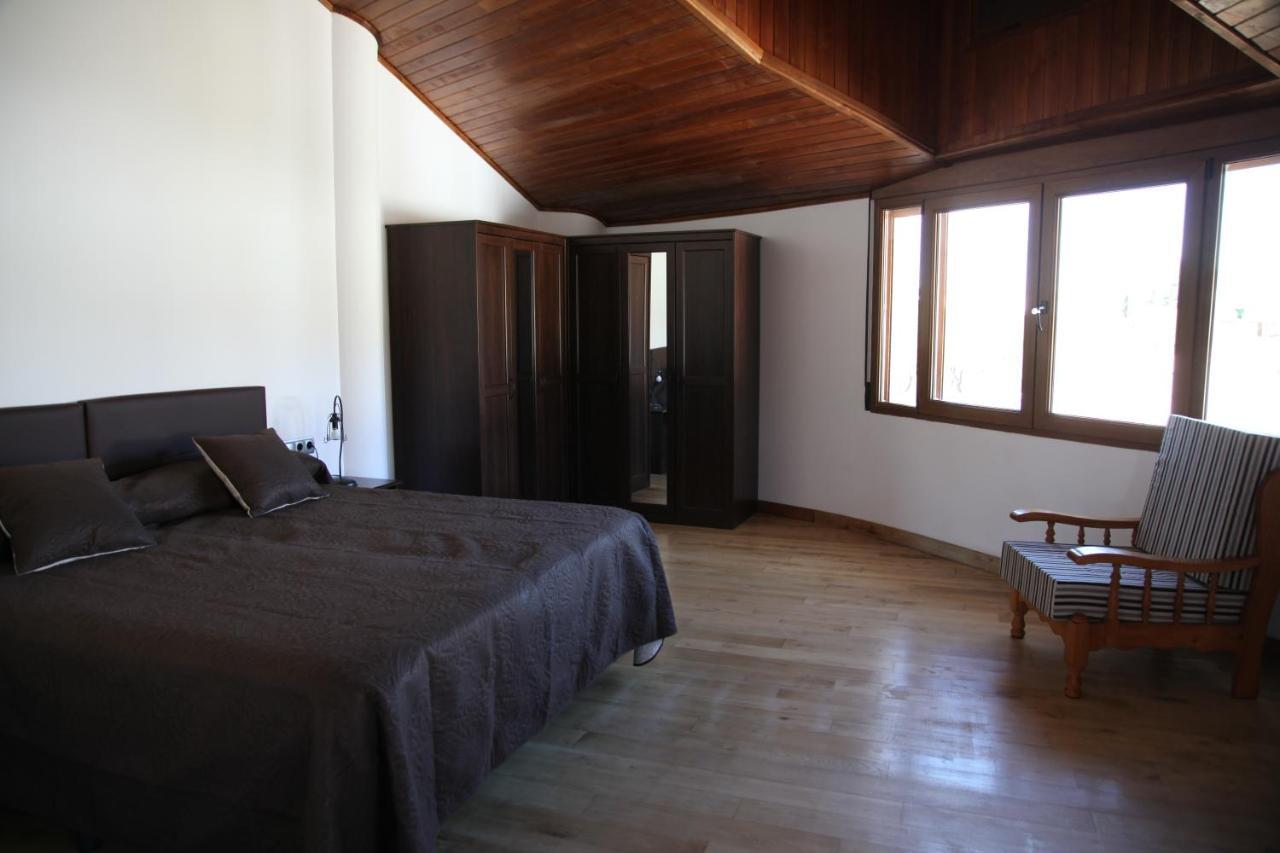 Casa Genes Chera Luaran gambar
